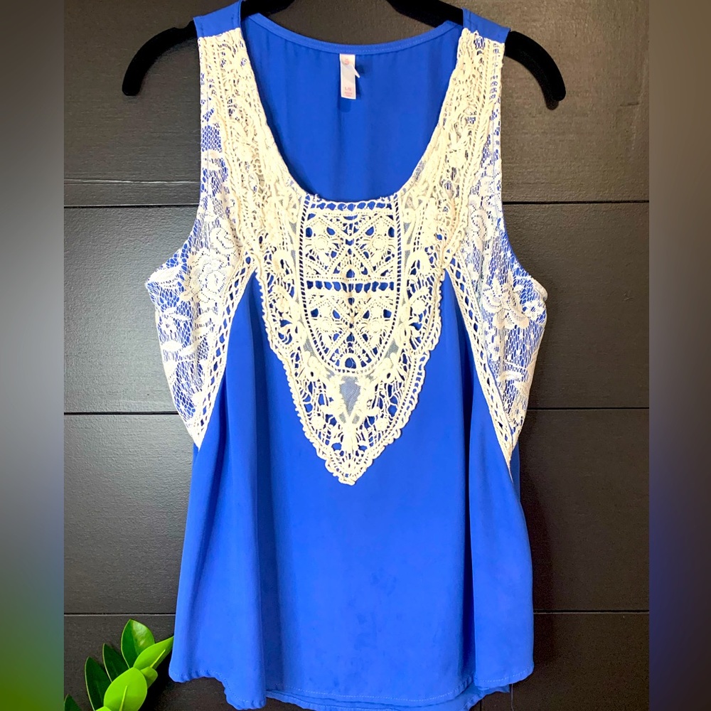 Beautiful Macrame, Chiffon and Lace Top. Women’s size L. Tank top. Boho EUC